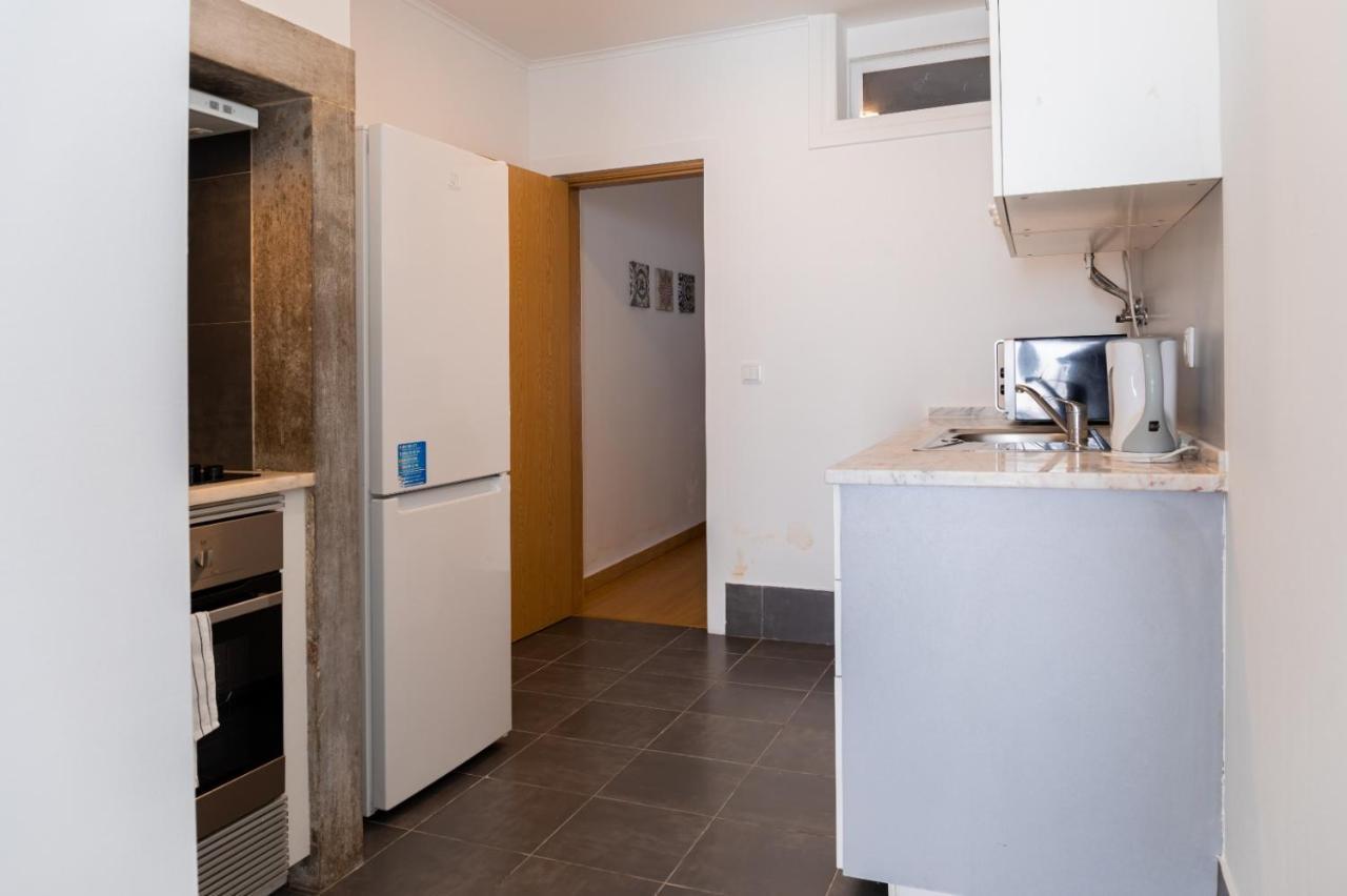 Entrecampos - Family Apartment With Terrace Lisbon Luaran gambar