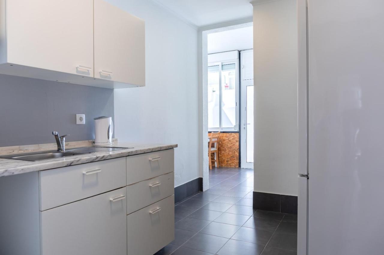 Entrecampos - Family Apartment With Terrace Lisbon Luaran gambar