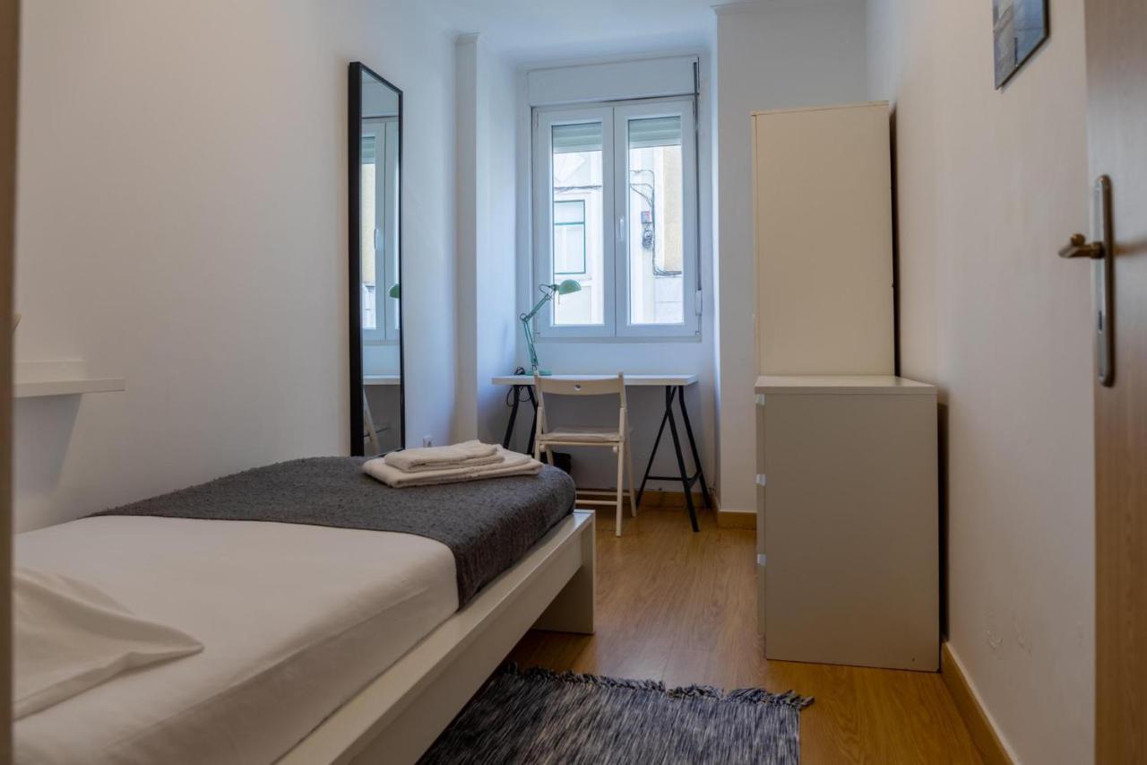 Entrecampos - Family Apartment With Terrace Lisbon Luaran gambar